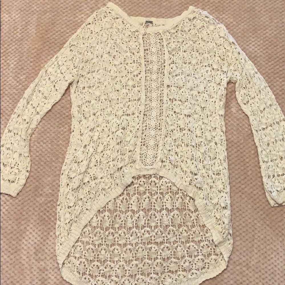 Cute white knitted sweater 🤍